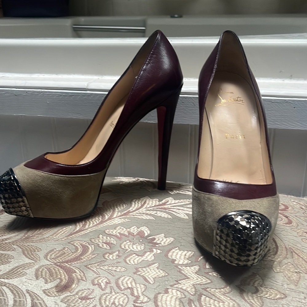 Louboutin pumps metal toe